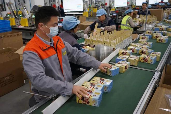 卡难求” 成爆款竟然是开化出品！CQ9电子平台入口哪吒卡牌 “一(图2)